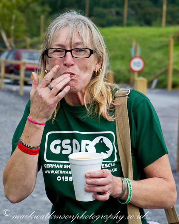 volunteer eating cake