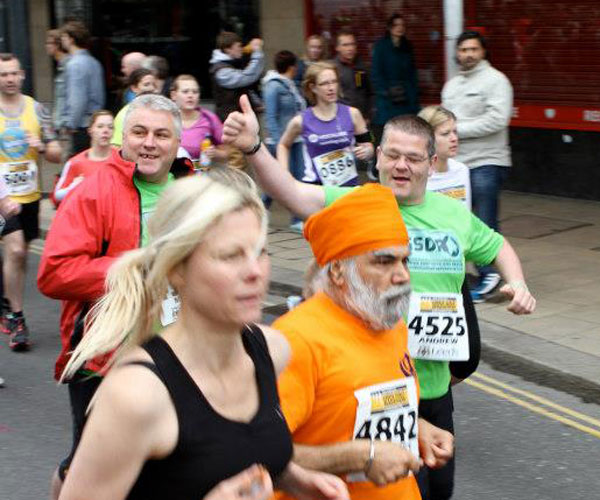 andy and myles gsdr runners in the leeds half marathon