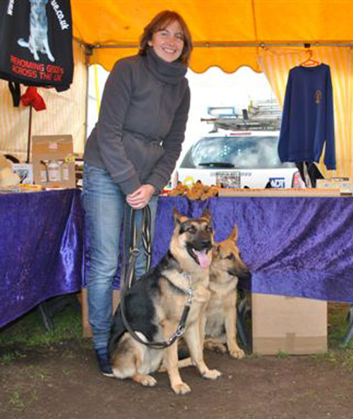 ollie murs gsd puppy meets his mum