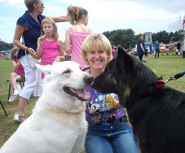 ice the white german shepherd with his mum Lucy